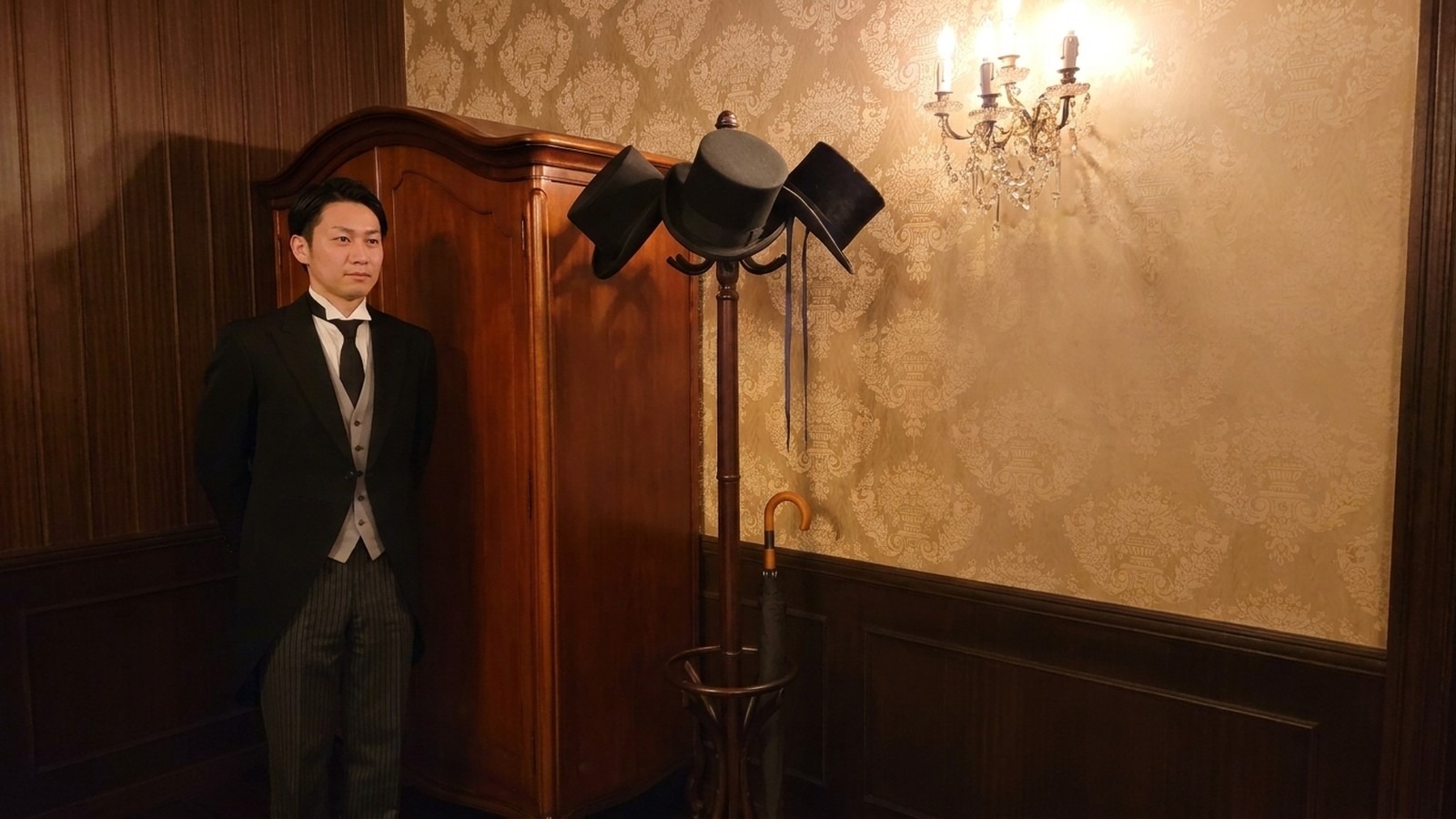 校舎の案内板とページ一覧を示すサイトマップ用の静物